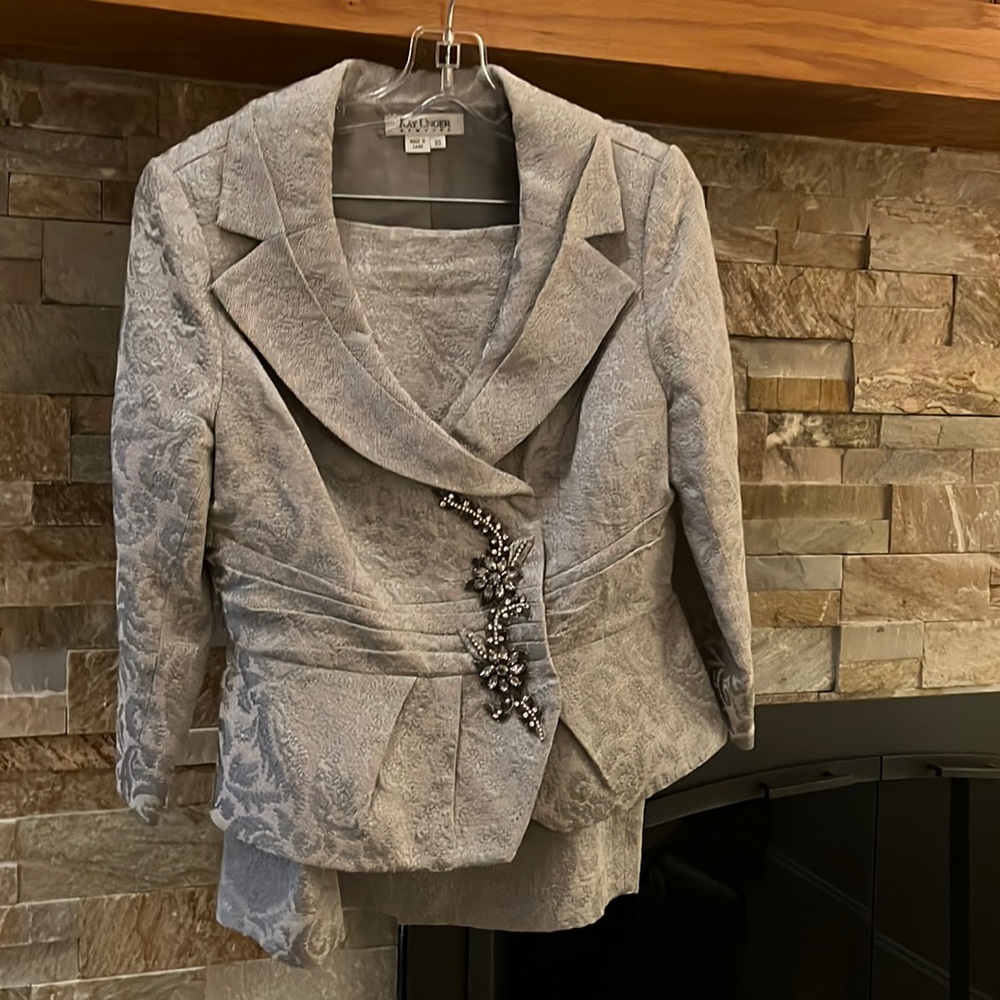 Women’s cocktail suit